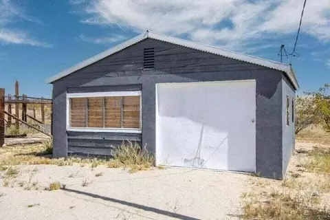 Exterior - 4176 Avenida Del Sol, Joshua Tree, CA 92252 photo 8 of 9