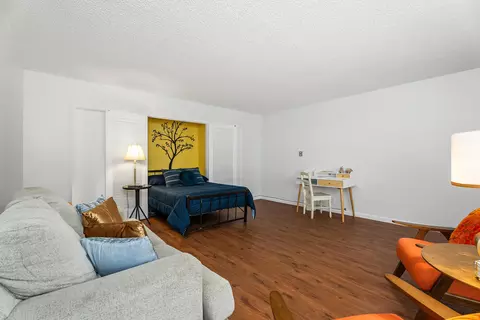Bedroom - 528 Cedar Ave, Long Beach, CA 90802 photo 2 of 5