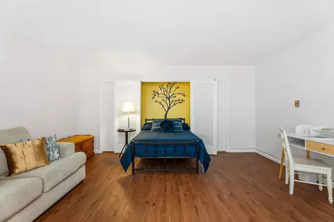 Bedroom - 528 Cedar Ave, Long Beach, CA 90802 photo 5 of 5