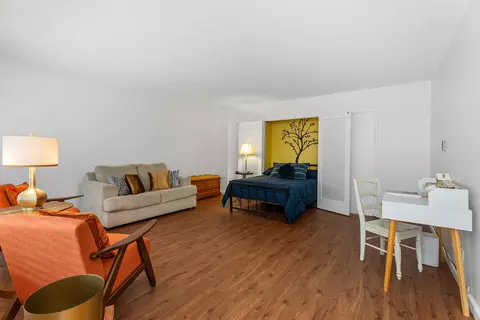 Bedroom - 528 Cedar Ave, Long Beach, CA 90802 photo 1 of 5
