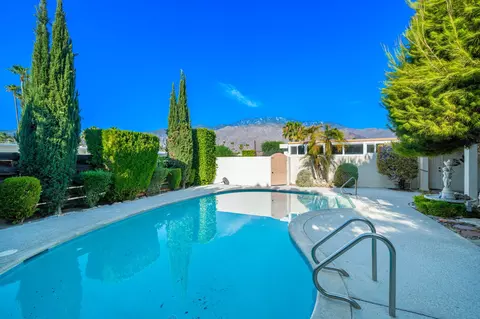 682 N Monterey Rd, Palm Springs, CA 92262
