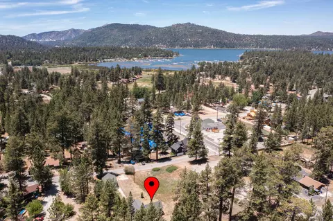 View/Area - 39978 Hillcrest Dr, Big Bear Lake, CA 92315 photo 1 of 4