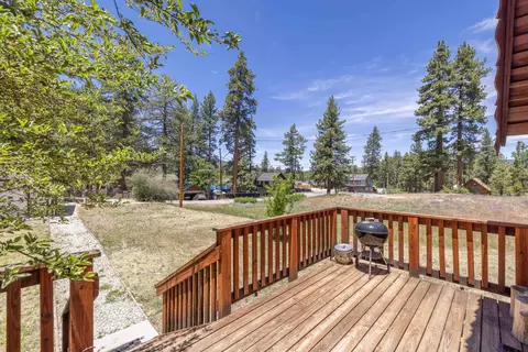 Exterior - 39978 Hillcrest Dr, Big Bear Lake, CA 92315 photo 1 of 2