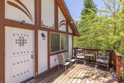 Exterior - 39978 Hillcrest Dr, Big Bear Lake, CA 92315 photo 2 of 2