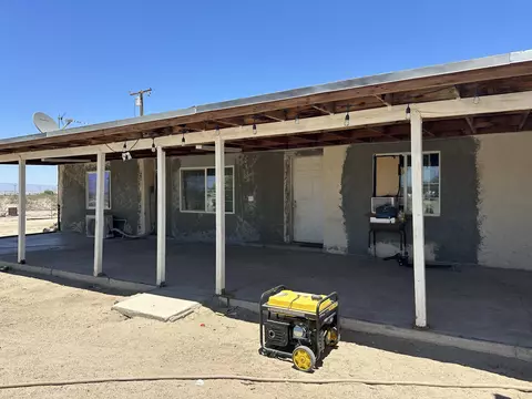 1204 Shore Garden St, Thermal, CA 92274