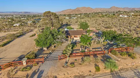 View/Area - 6785 Saddleback Rd, Joshua Tree, CA 92252 photo 2 of 7