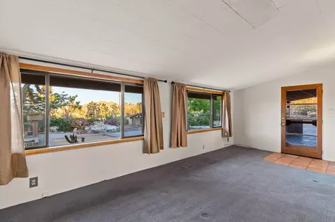 Living - 6785 Saddleback Rd, Joshua Tree, CA 92252 photo 4 of 4