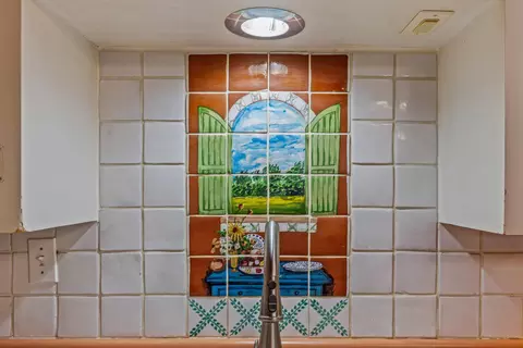 Kitchen - 6785 Saddleback Rd, Joshua Tree, CA 92252 photo 2 of 5