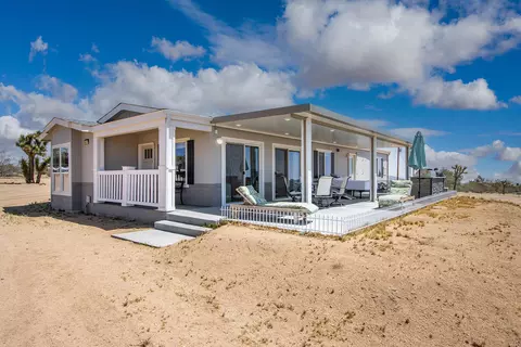 895 Wamego Trl, Yucca Valley, CA 92284