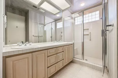 Bath - 261 Eagle Dance Cir, Palm Desert, CA 92211 photo 5 of 7