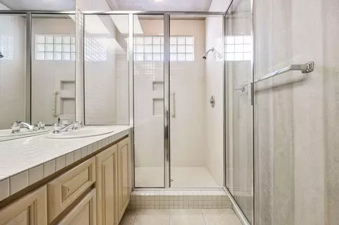 Bath - 261 Eagle Dance Cir, Palm Desert, CA 92211 photo 6 of 7