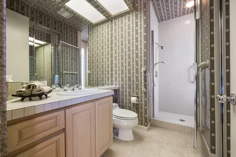 Bath - 261 Eagle Dance Cir, Palm Desert, CA 92211 photo 4 of 7
