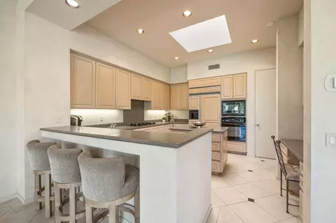 Kitchen - 261 Eagle Dance Cir, Palm Desert, CA 92211 photo 2 of 5