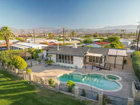 33440 Carlsbad Cir, Thousand Palms, CA 92276
