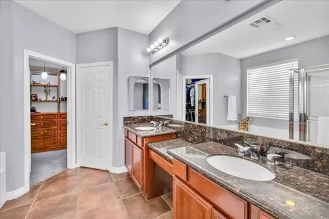 Bath - 84186 Canzone Dr, Indio, CA 92203 photo 2 of 4