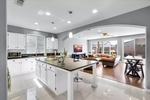 Kitchen - 84186 Canzone Dr, Indio, CA 92203 photo 1 of 4