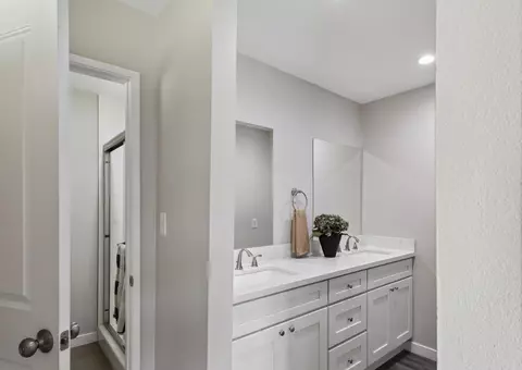 Bath - 82505 Doolittle Dr, Indio, CA 92201 photo 1 of 3