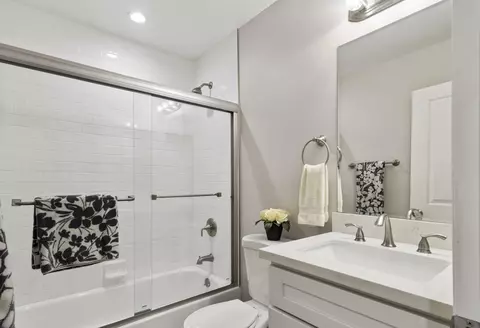 Bath - 82505 Doolittle Dr, Indio, CA 92201 photo 3 of 3