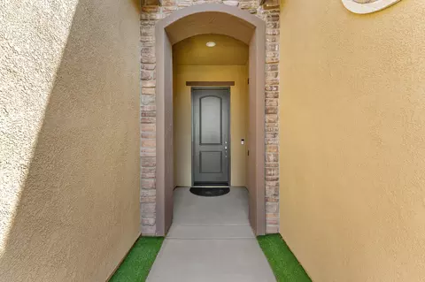 Entry Way - 85564 Molvena Dr, Indio, CA 92203 photo 4 of 4