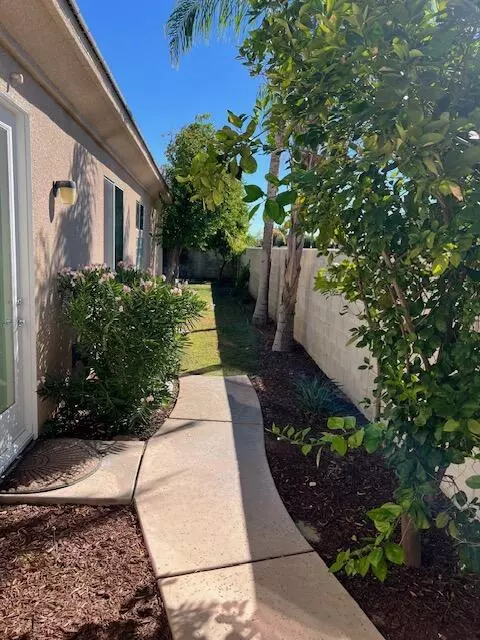 Exterior - 6 Champagne Circle Cir, Rancho Mirage, CA 92270 photo 5 of 12