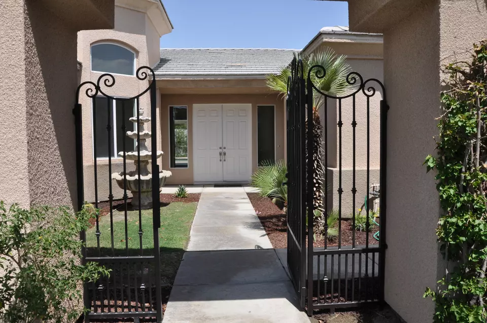 Exterior - 6 Champagne Circle Cir, Rancho Mirage, CA 92270 photo 1 of 12