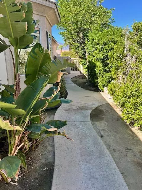 Exterior - 6 Champagne Circle Cir, Rancho Mirage, CA 92270 photo 6 of 12