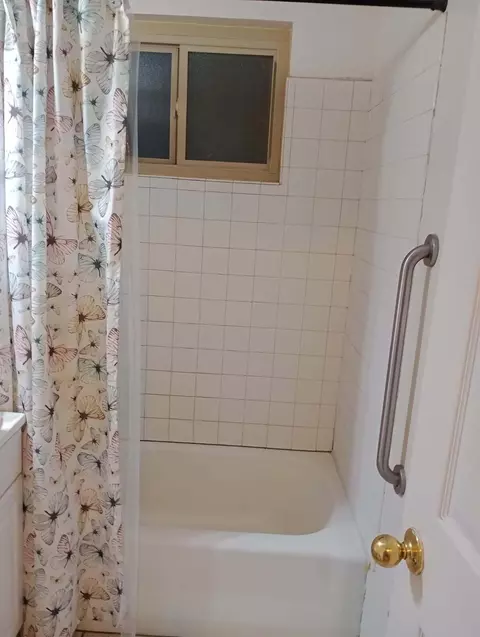 Bath - 83188 Ruby Ave, Indio, CA 92201 photo 1 of 1