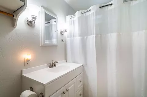 Bath - 53545 Double View Dr, Idyllwild, CA 92549 photo 1 of 2