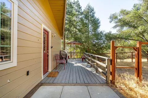 Exterior - 53545 Double View Dr, Idyllwild, CA 92549 photo 5 of 17