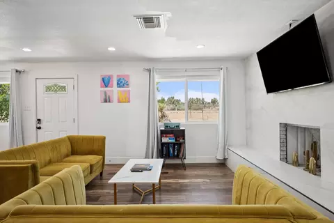 5021 Roberts Rd, Yucca Valley, CA 92284