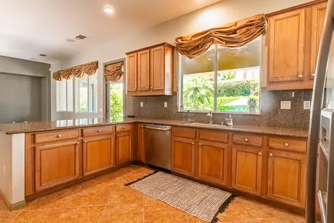 Kitchen - 80642 Plum Ln, Indio, CA 92201 photo 3 of 4
