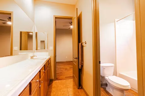 Bath - 80642 Plum Ln, Indio, CA 92201 photo 1 of 5