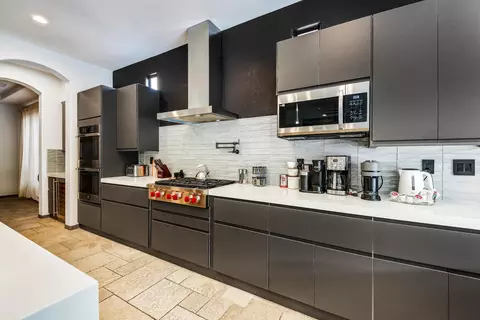 Kitchen - 81107 Carefree Dr, Indio, CA 92201 photo 4 of 6