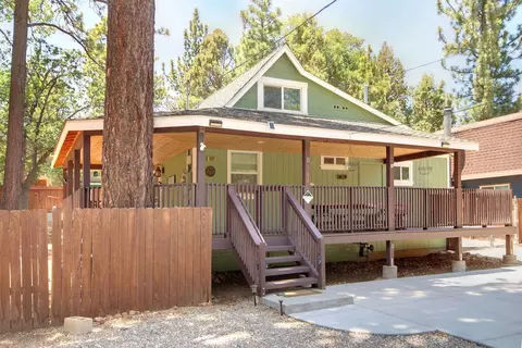 562 Vista Ave, Sugarloaf, CA 92386