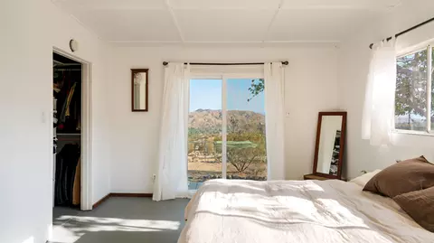 Bedroom - 51535 Northridge Rd, Morongo Valley, CA 92256 photo 2 of 5