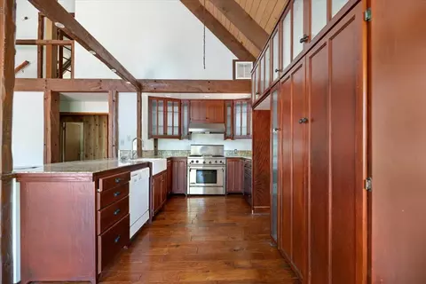 Kitchen - 331 Annandale Dr, Lake Arrowhead, CA 92352 photo 1 of 2