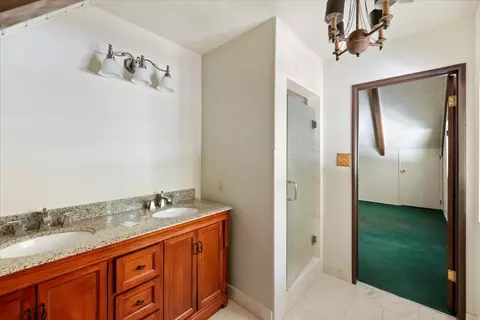 Bath - 331 Annandale Dr, Lake Arrowhead, CA 92352 photo 4 of 5