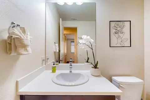 Bath - 82747 Chaplin Ct, Indio, CA 92201 photo 2 of 3