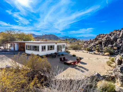 Exterior - 66425 Foothill Drive Dr, Joshua Tree, CA 92252 photo 8 of 13