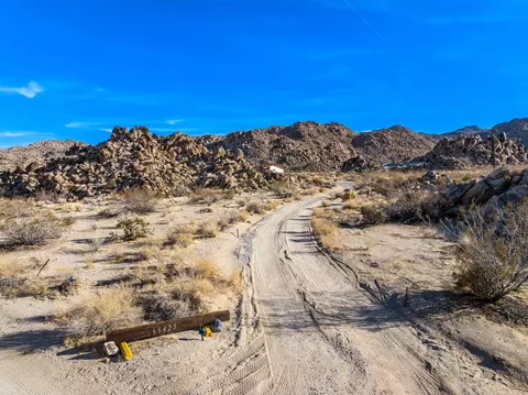 Exterior - 66425 Foothill Drive Dr, Joshua Tree, CA 92252 photo 11 of 13