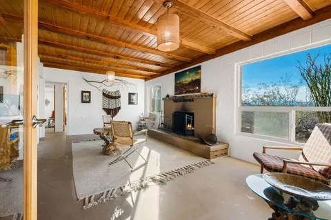 Living - 66425 Foothill Drive Dr, Joshua Tree, CA 92252 photo 4 of 7