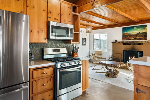 Kitchen - 66425 Foothill Drive Dr, Joshua Tree, CA 92252 photo 2 of 4