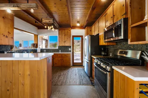 Kitchen - 66425 Foothill Drive Dr, Joshua Tree, CA 92252 photo 1 of 4