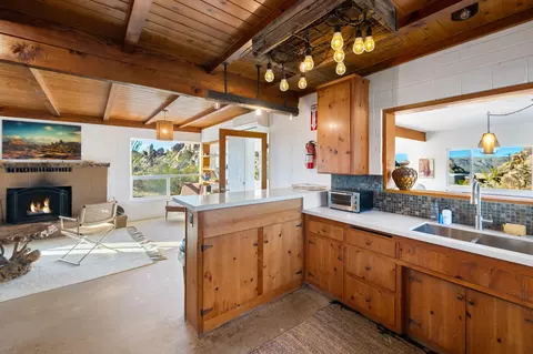 Kitchen - 66425 Foothill Drive Dr, Joshua Tree, CA 92252 photo 3 of 4