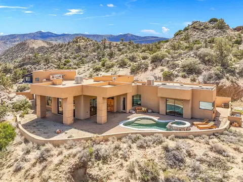 61474 Hanging Rock Ln, Mountain Center, CA 92561