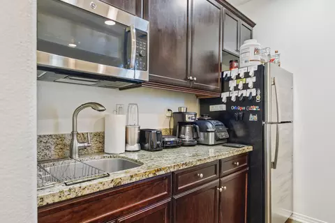 Kitchen - 82982 Wheatley Ct, Indio, CA 92201 photo 3 of 3