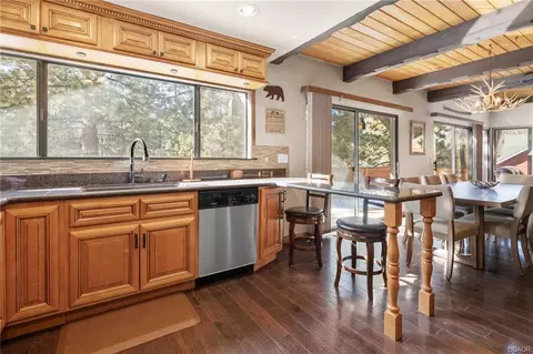 Kitchen - 368 Pulaski Rd, Big Bear Lake, CA 92315 photo 1 of 4