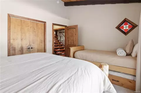 Bedroom - 368 Pulaski Rd, Big Bear Lake, CA 92315 photo 4 of 11