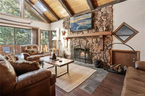 Living - 368 Pulaski Rd, Big Bear Lake, CA 92315 photo 1 of 3