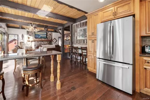 Kitchen - 368 Pulaski Rd, Big Bear Lake, CA 92315 photo 3 of 4